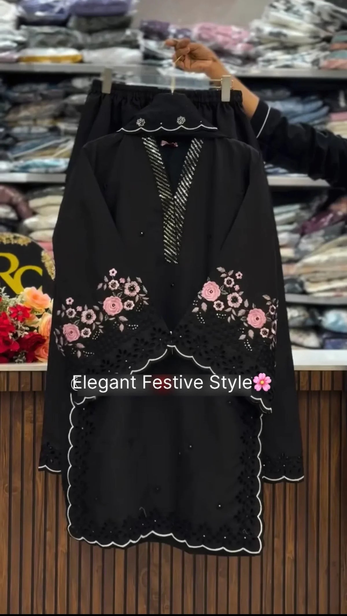 Inaara 3PC Stitched Outfit
